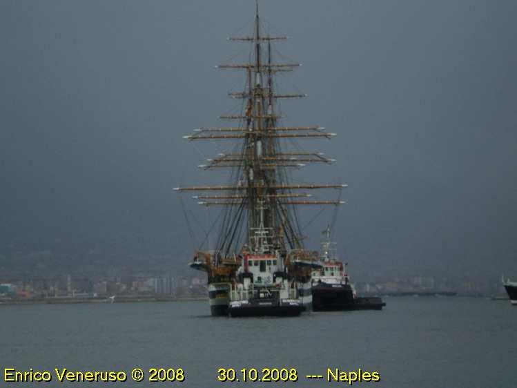 30.10.08  La nve arriva a Napoli - The ship arrived at Naples.JPG